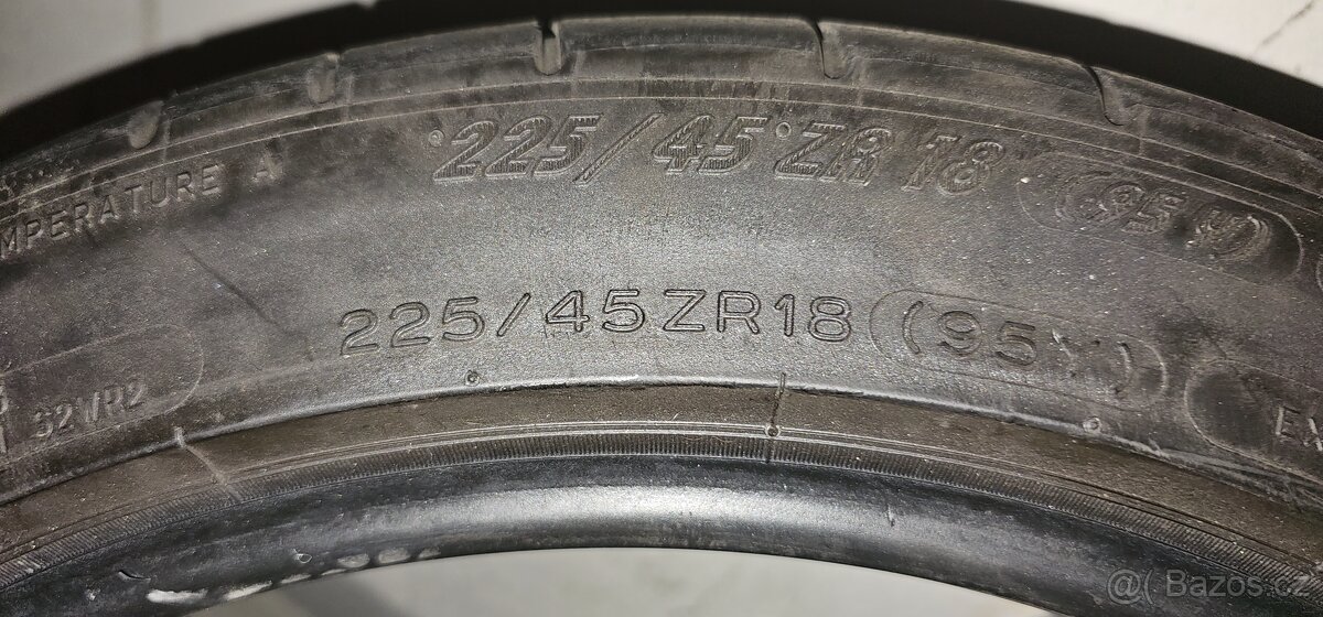 2ks Michelin Pilot Super Sport 225/45 R18 - 2