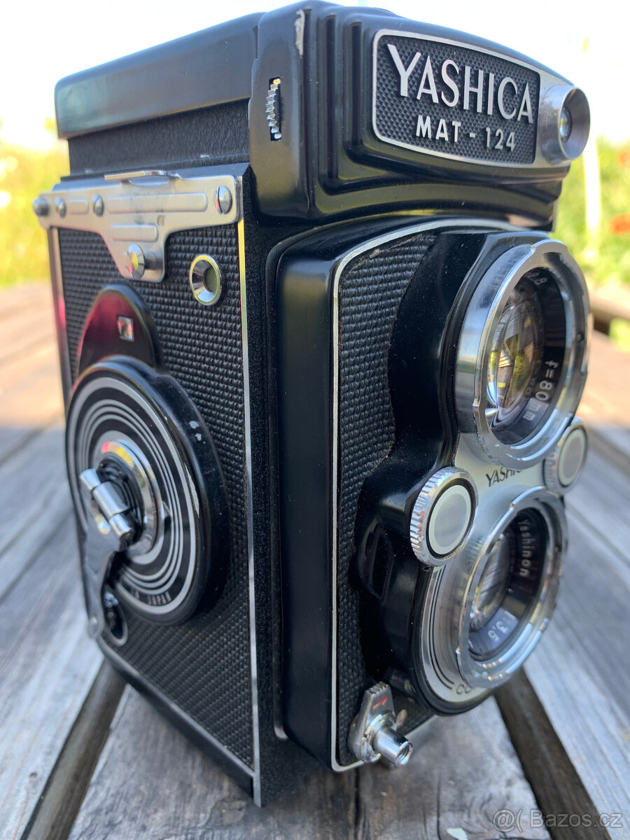 Yashica Mat-124 - 2
