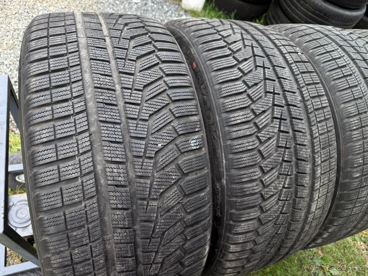 Zimní pneu 295/35/23 Hankook 99% - 2