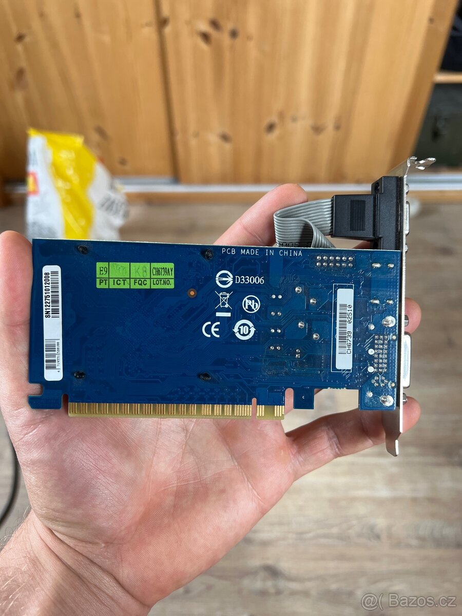 Grafická karta Gigabyte GeForce 210 1GB HDMI/DVI/VGA - 2
