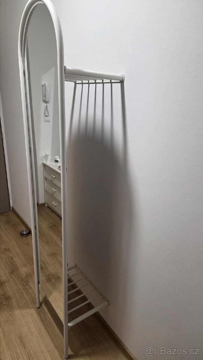 Zrcadlo s věšáky - 2