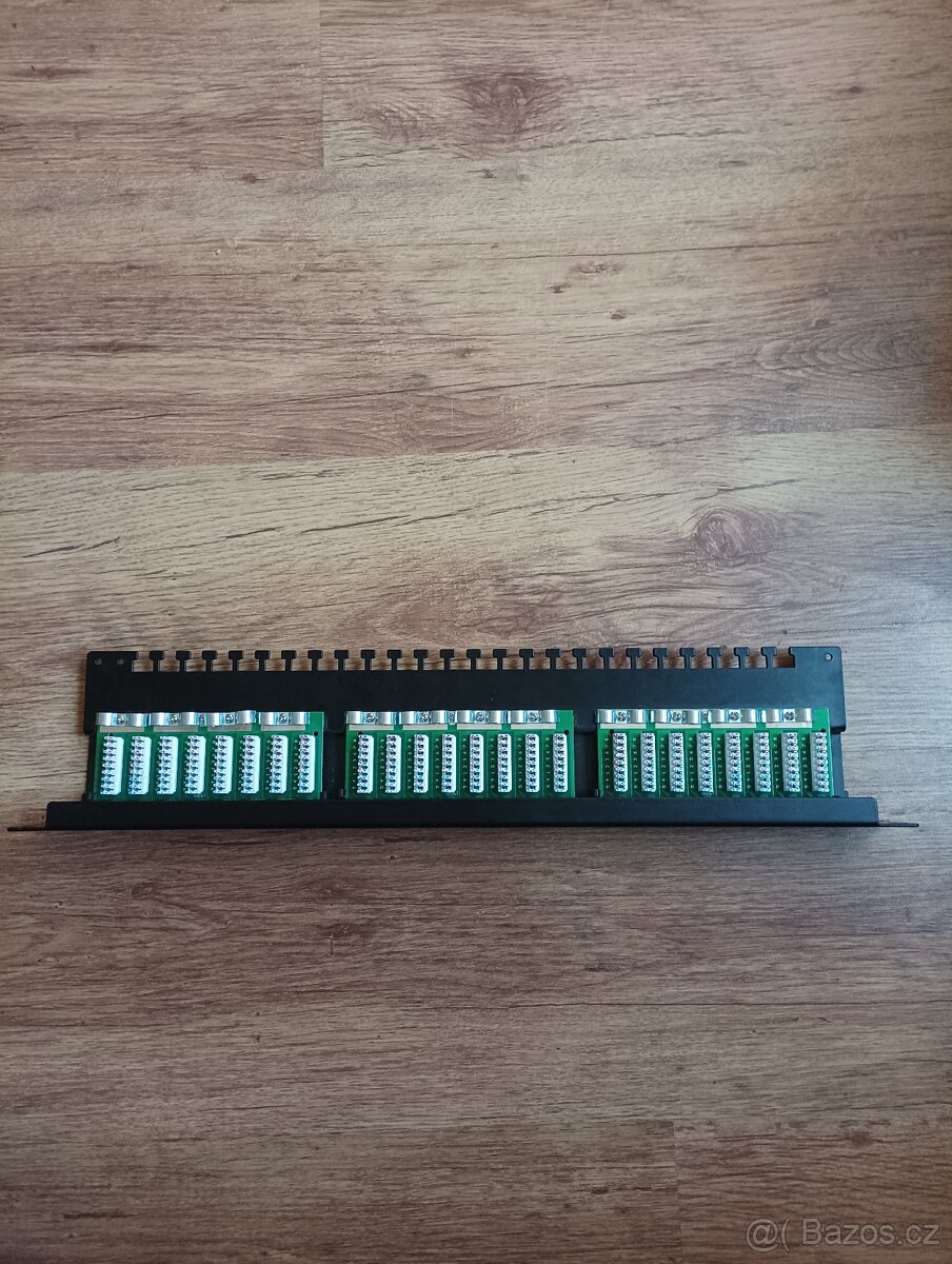 Patchpanely Datacom 19" UTP 24 port CAT6 - 2