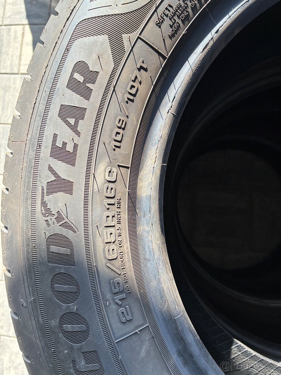 215/65 R16 Goodyear - 2
