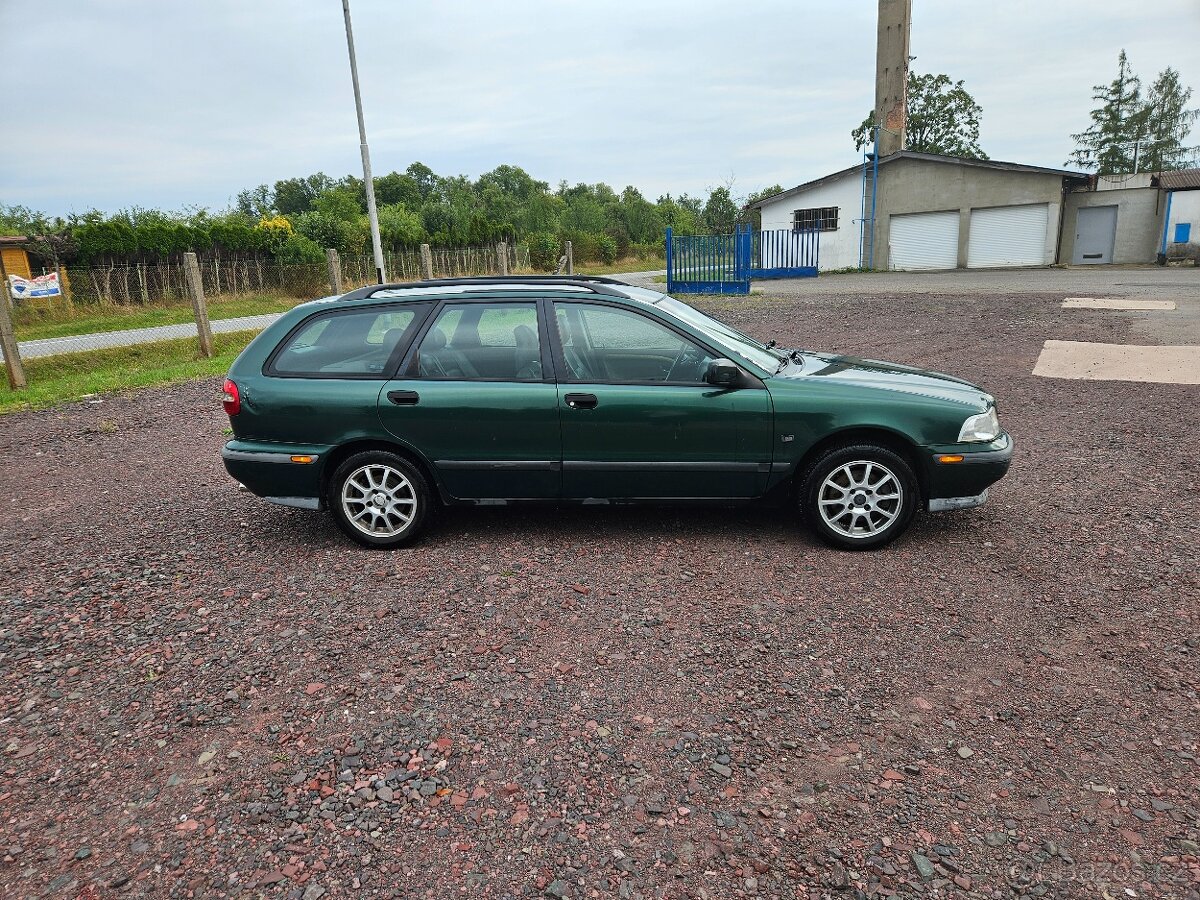 Volvo V40 1.6 - 2