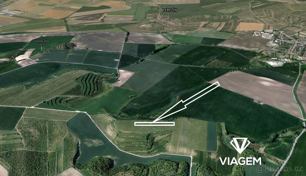 Pole 1 747 m² - 2