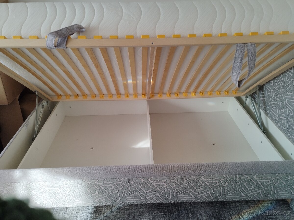 Postel s úložným prostorem - 2