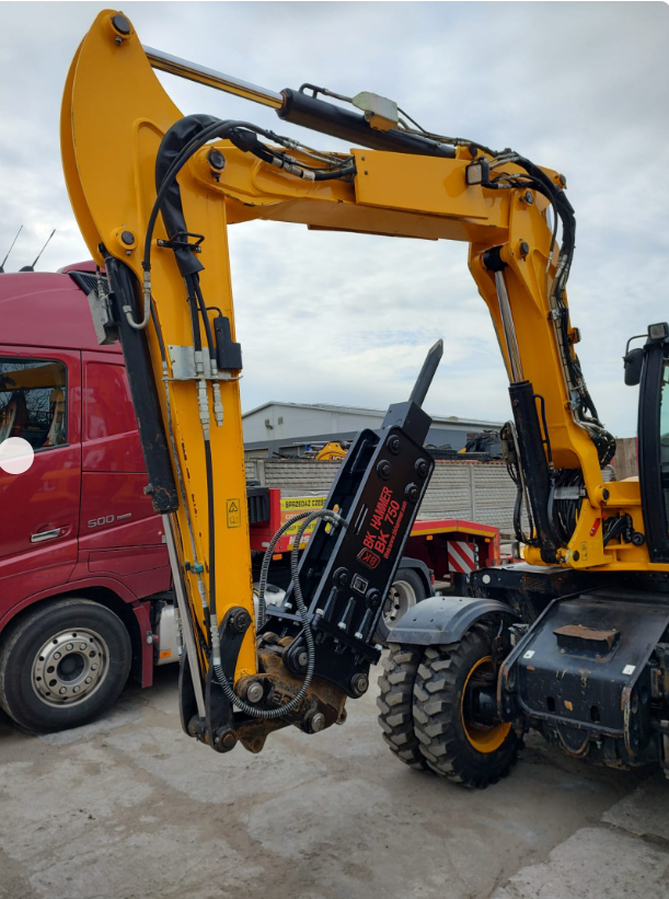 Bourací kladivo pro rýpadla od 5 do 10 tun BK HAMMER - 2