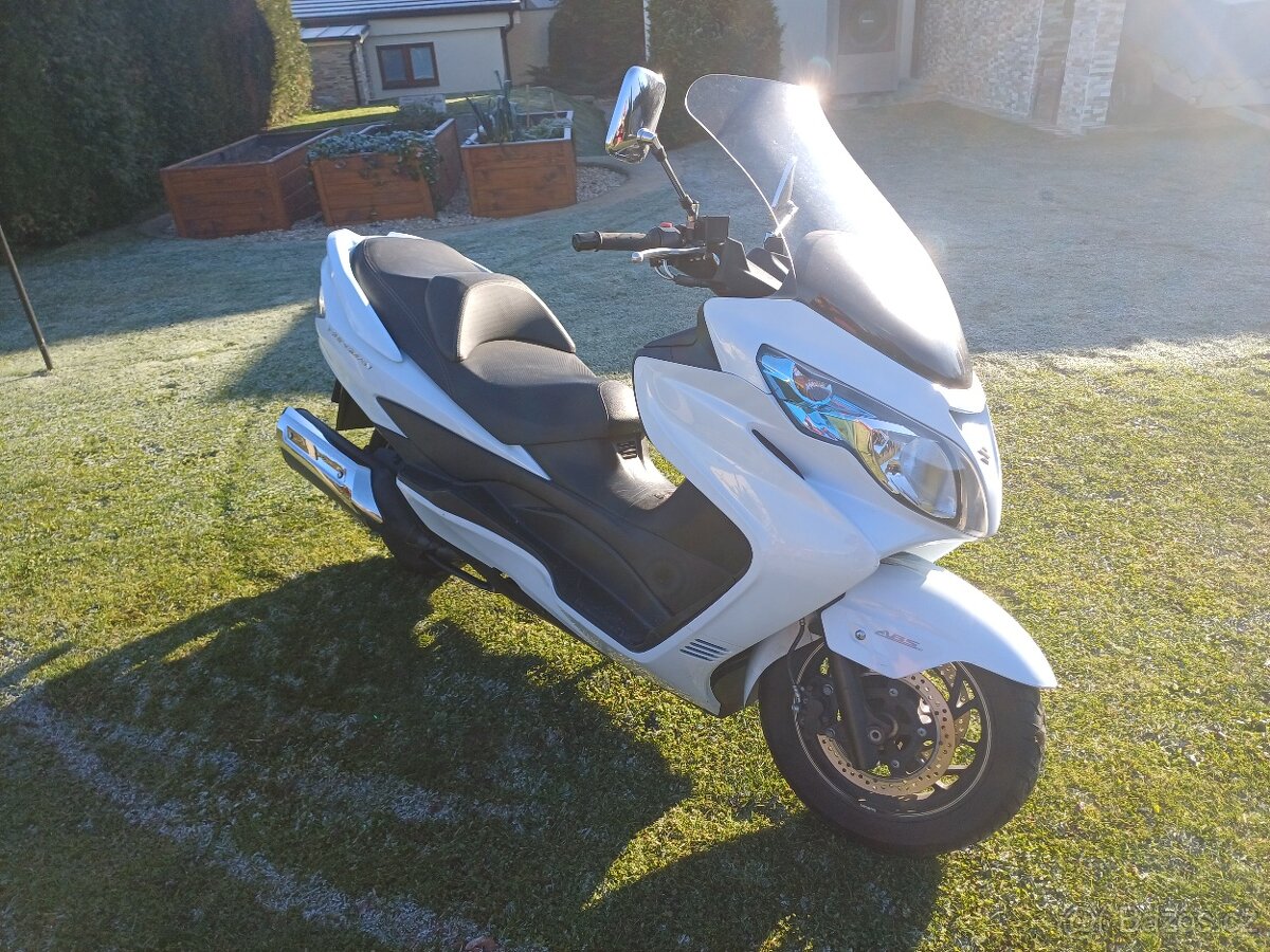 Suzuki Burgman 400-r.v.2016 - 2