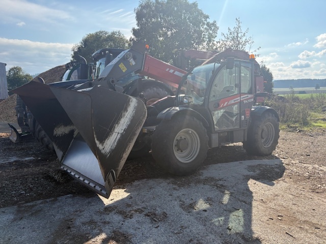 MASSEY FERGUSON teleskopický manipulátor - 2