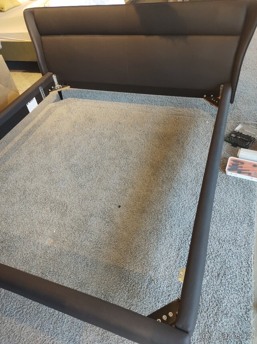 Čalouněná postel 180x200cm, tmavě hnědá- nová - 2