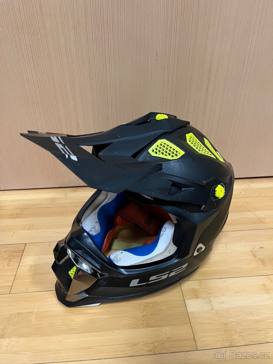 Helma LS2 velikost: M - 2