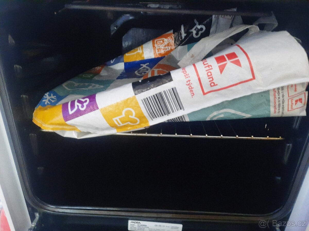 Zánovní sporák Mora - 2