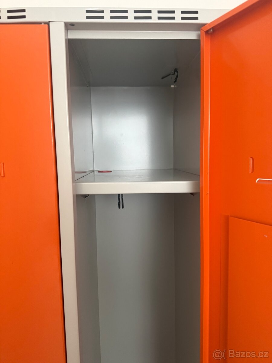 Šatní skříňka - 2