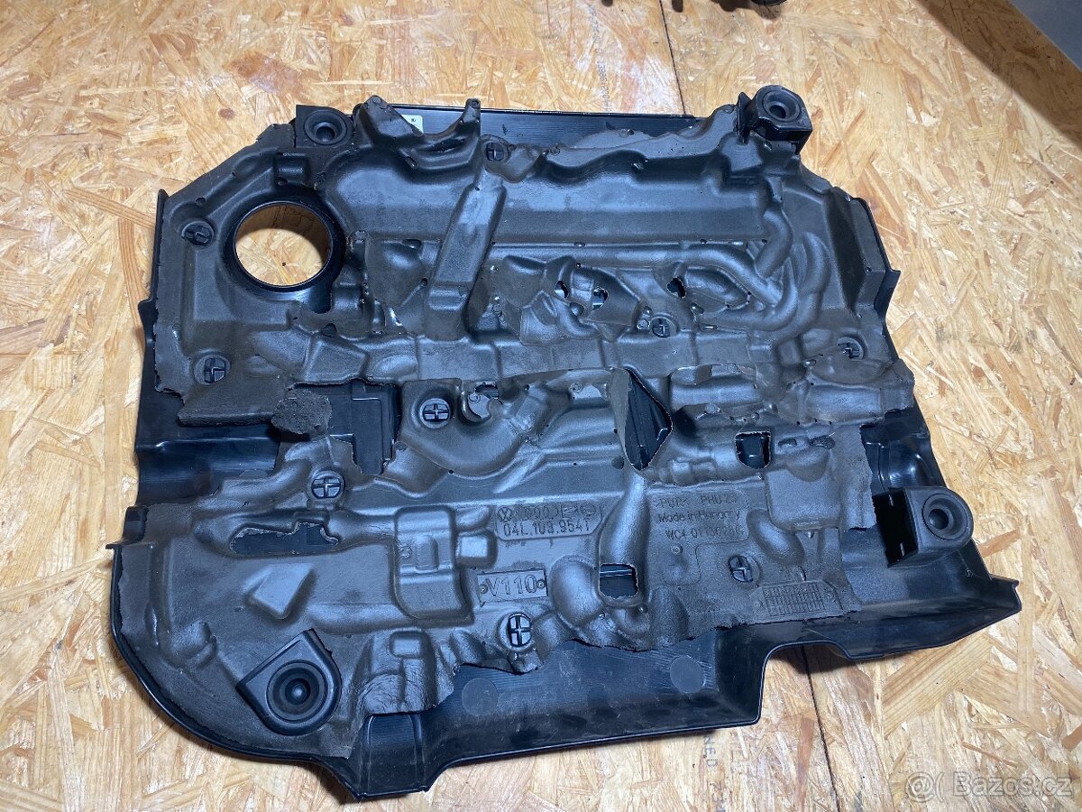 HORNÍ KRYT MOTORU SUPERB 3 - 2