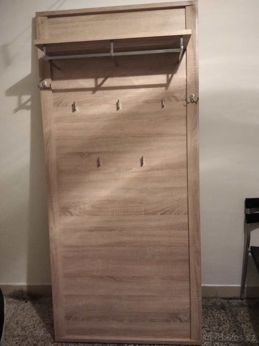 Věšáková stěna - 2