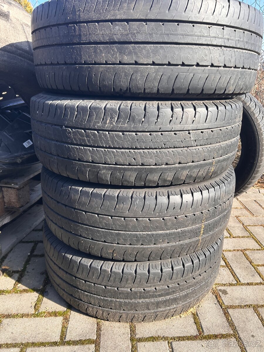 Prodám letní pneu 215/60R17C - 2