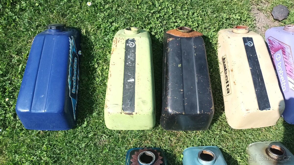 Babetta 210 - nádrž různé barvy - 2