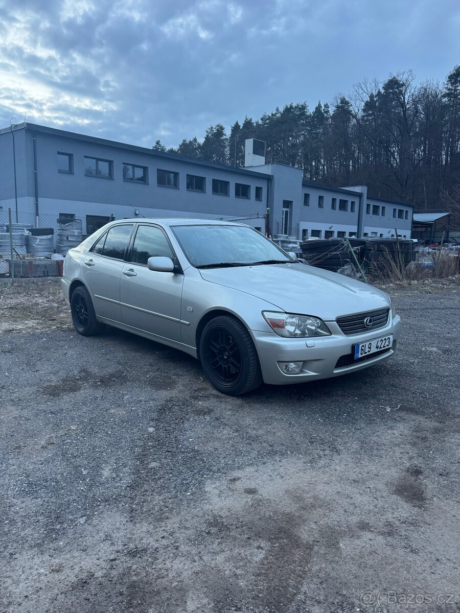 Prodám IS200 sport - 2