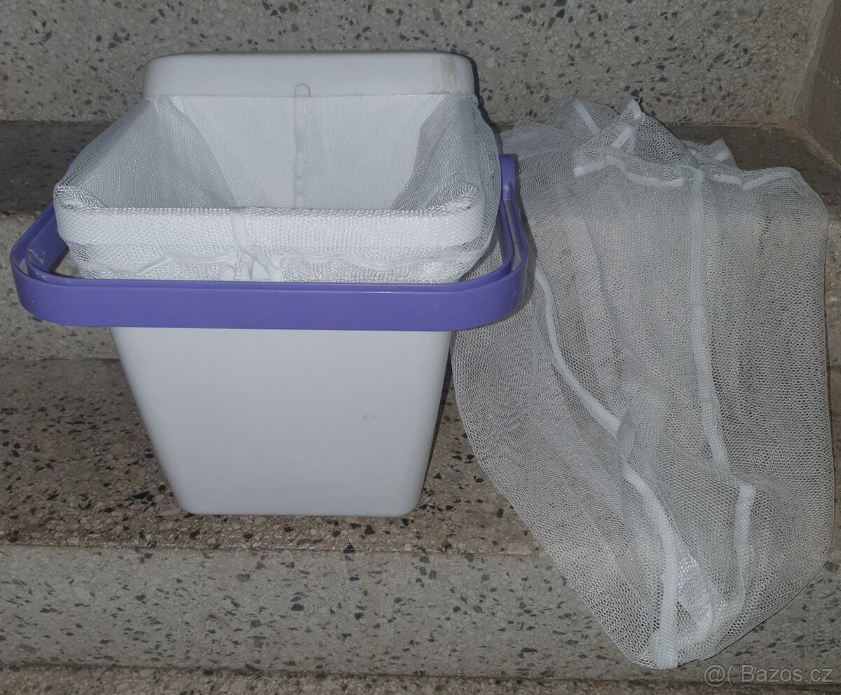 Kyblík na použité látkové pleny s rukojetí a víkem Bambino M - 2