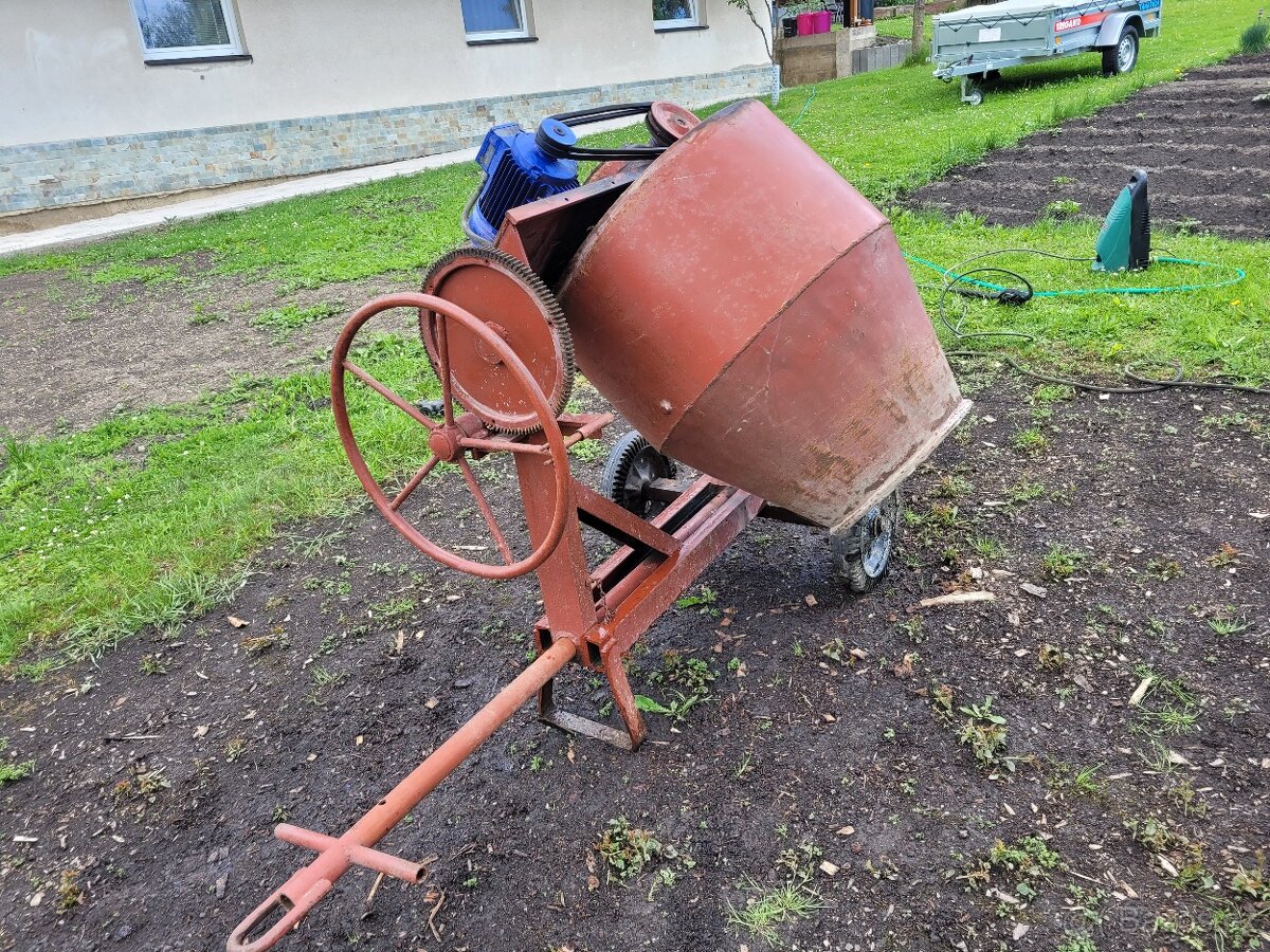 Stavební míchačka - 2