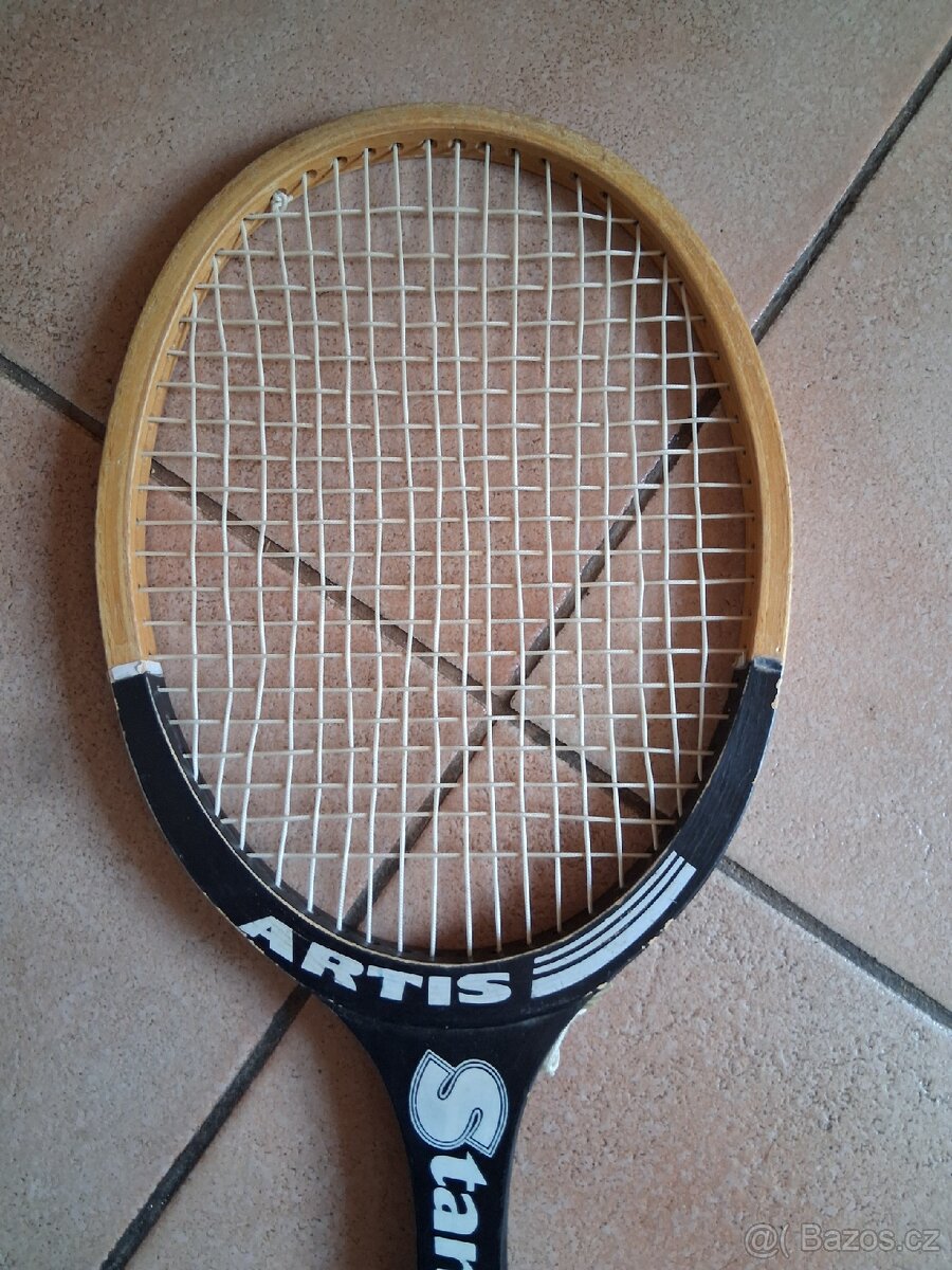Stará raketa Artis - 2