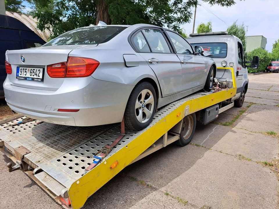 Veškeré díly z vozu bmw f30 f31 320d N47N - 2
