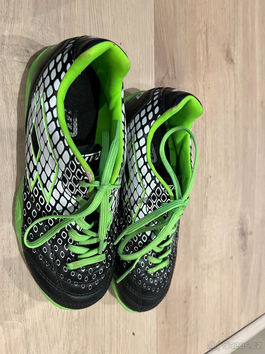 sálovky Lotto - velikost 33 - 2