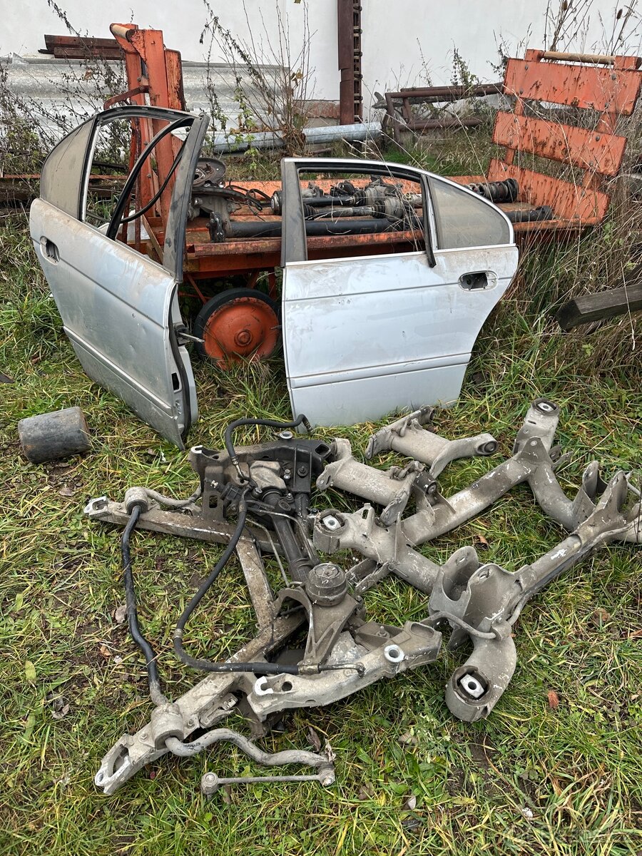 Soubor dílů BMW E39 525d M57 CENA ZA VŠE - 2