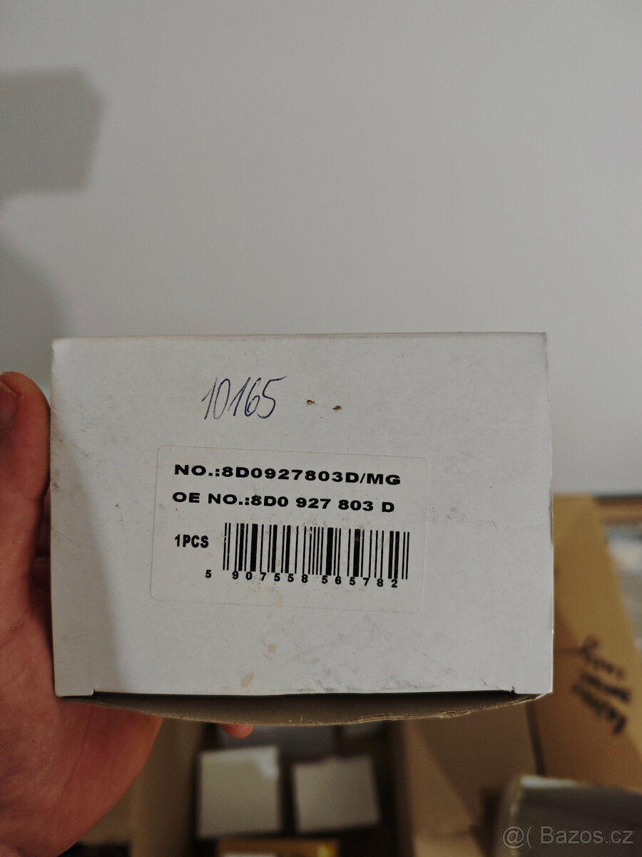 snímač otáček kola - vpředu 8D0927803D - 2
