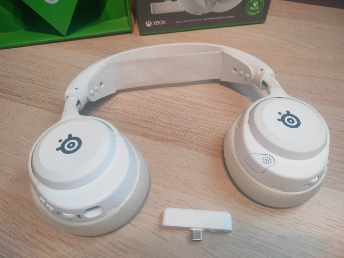 SteelSeries Arctis Nova 5X WHITE – Univerzální (Xbox/PC/PS5) - 2
