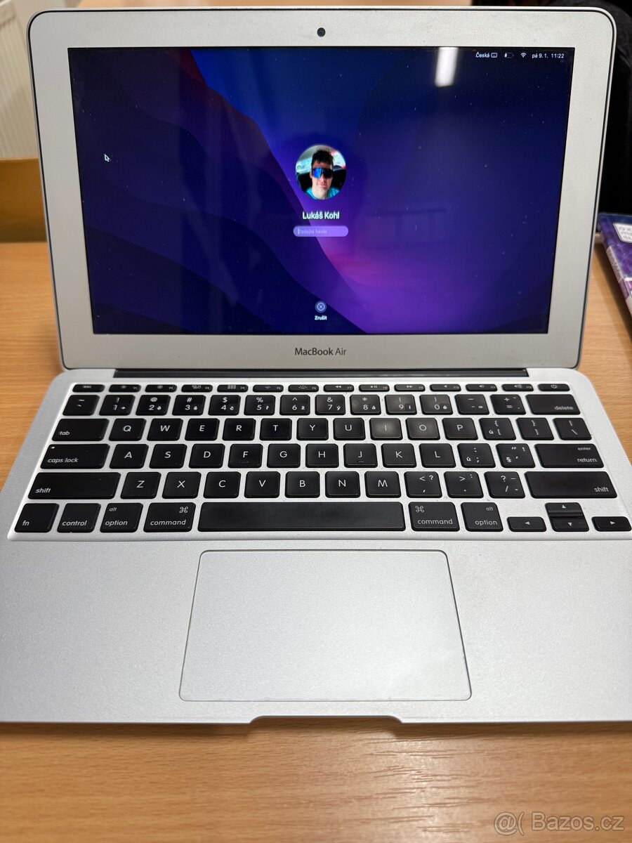 MacBook Air 11” (2015) – i7, 8 GB RAM, 128 GB SSD - 2
