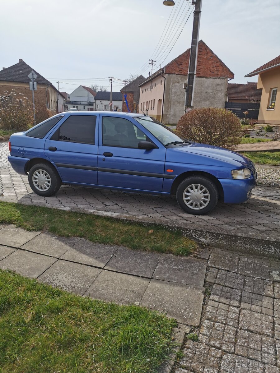 Ford Escort - 2