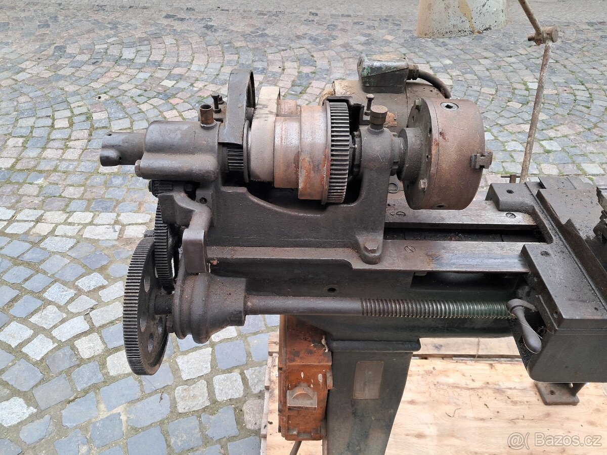 Historický soustruh - 2