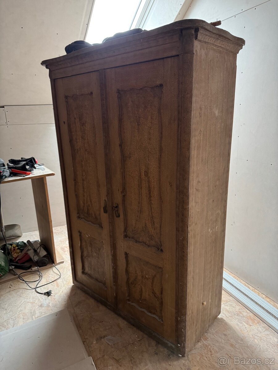 Historická skříň - 2