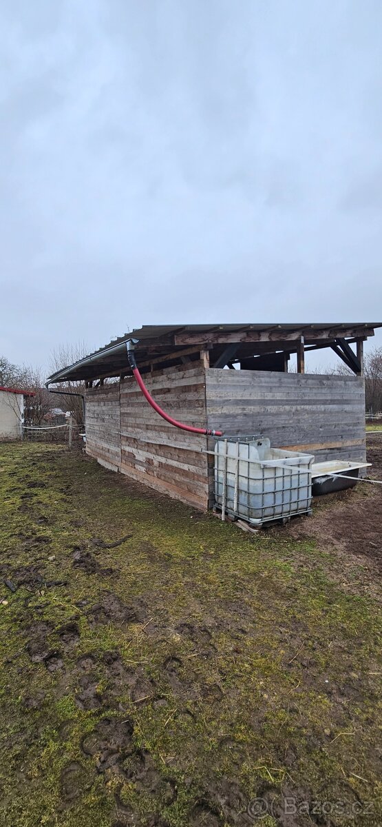 Přístřešek, stáj - 2