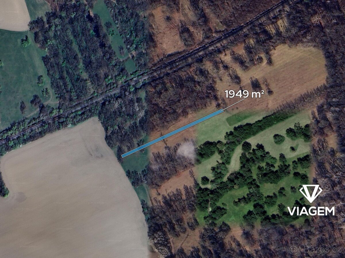 Pole 1 949 m² - 2