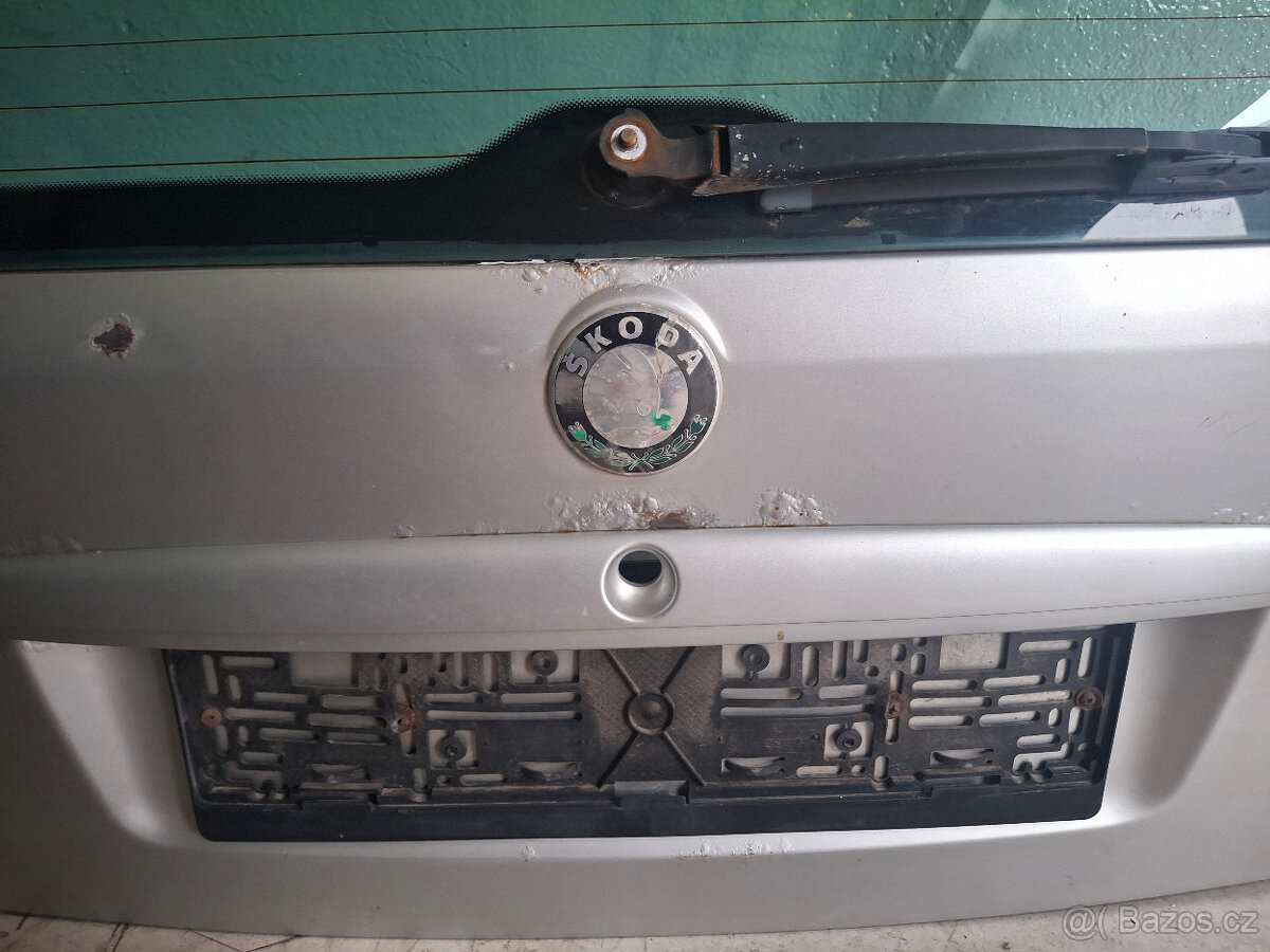 ŠKODA OCTAVIA I COMBI - 5. DVEŘE - 2