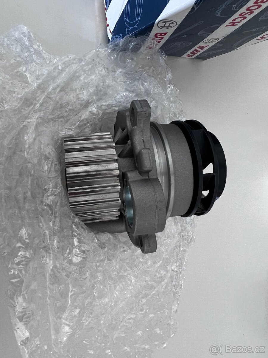 Octavie 1 vodní pumpa - 2