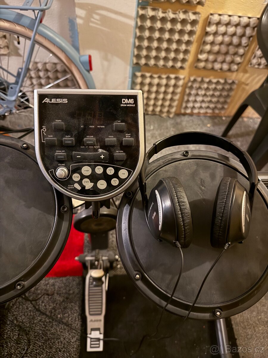Elektronické bicí Alesis DM6 - 2