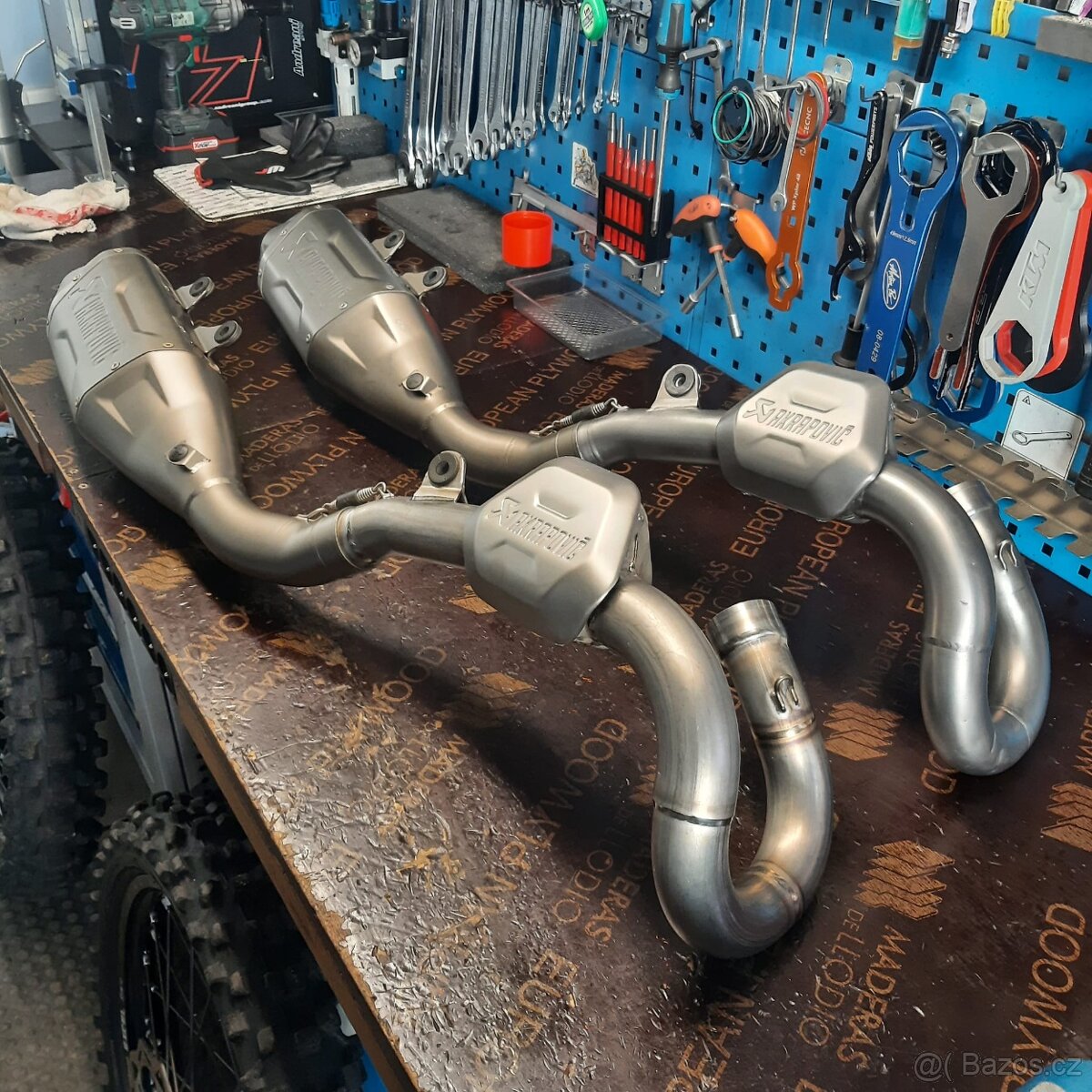 Výfuk Akrapovič EVO - KTM SXF 450 2023 - 2026 - 2