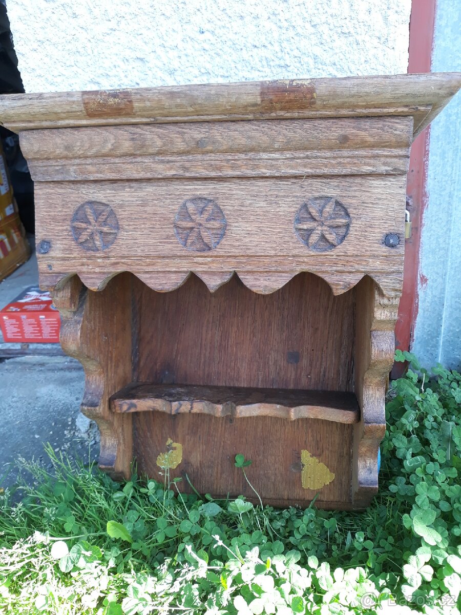 Polička starodávná - 2