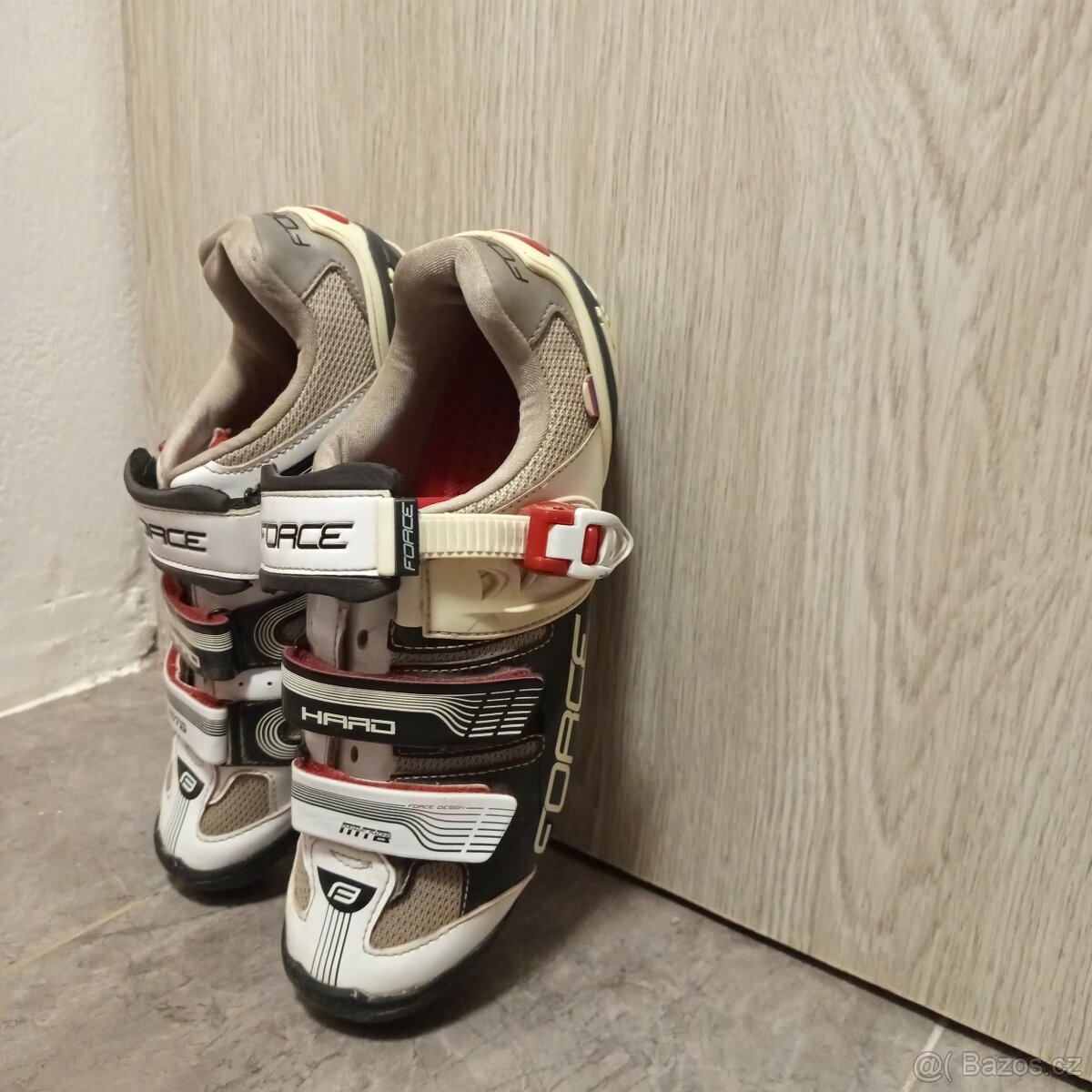 Tretry Force MTB Hard černo/bílé - 2