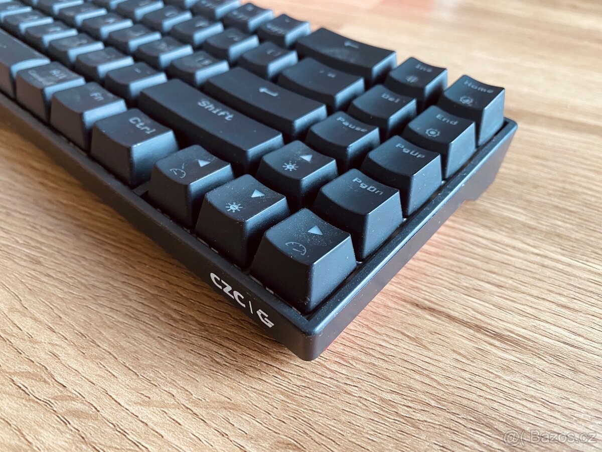 Herní klávesnice CZC Halfling GK750 - 2