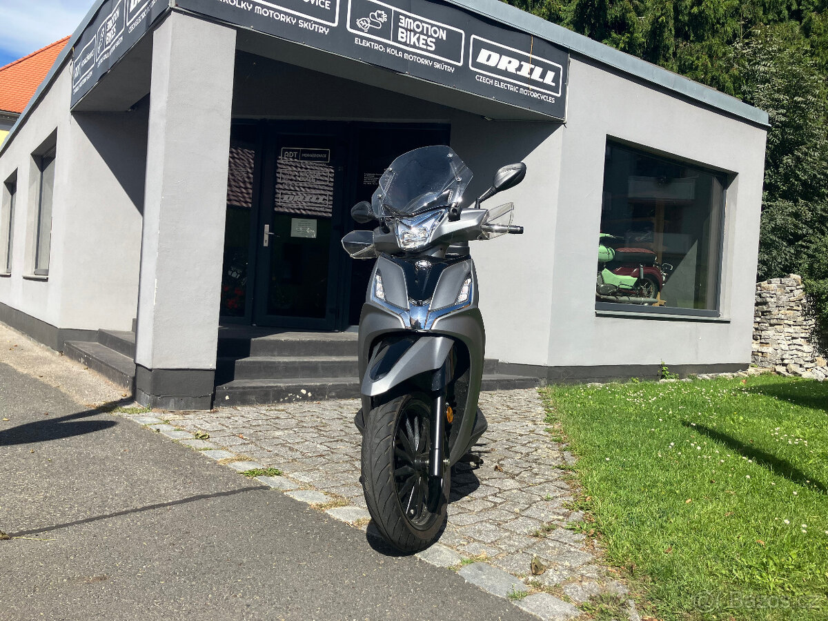 Skútr Agility 300 - 2