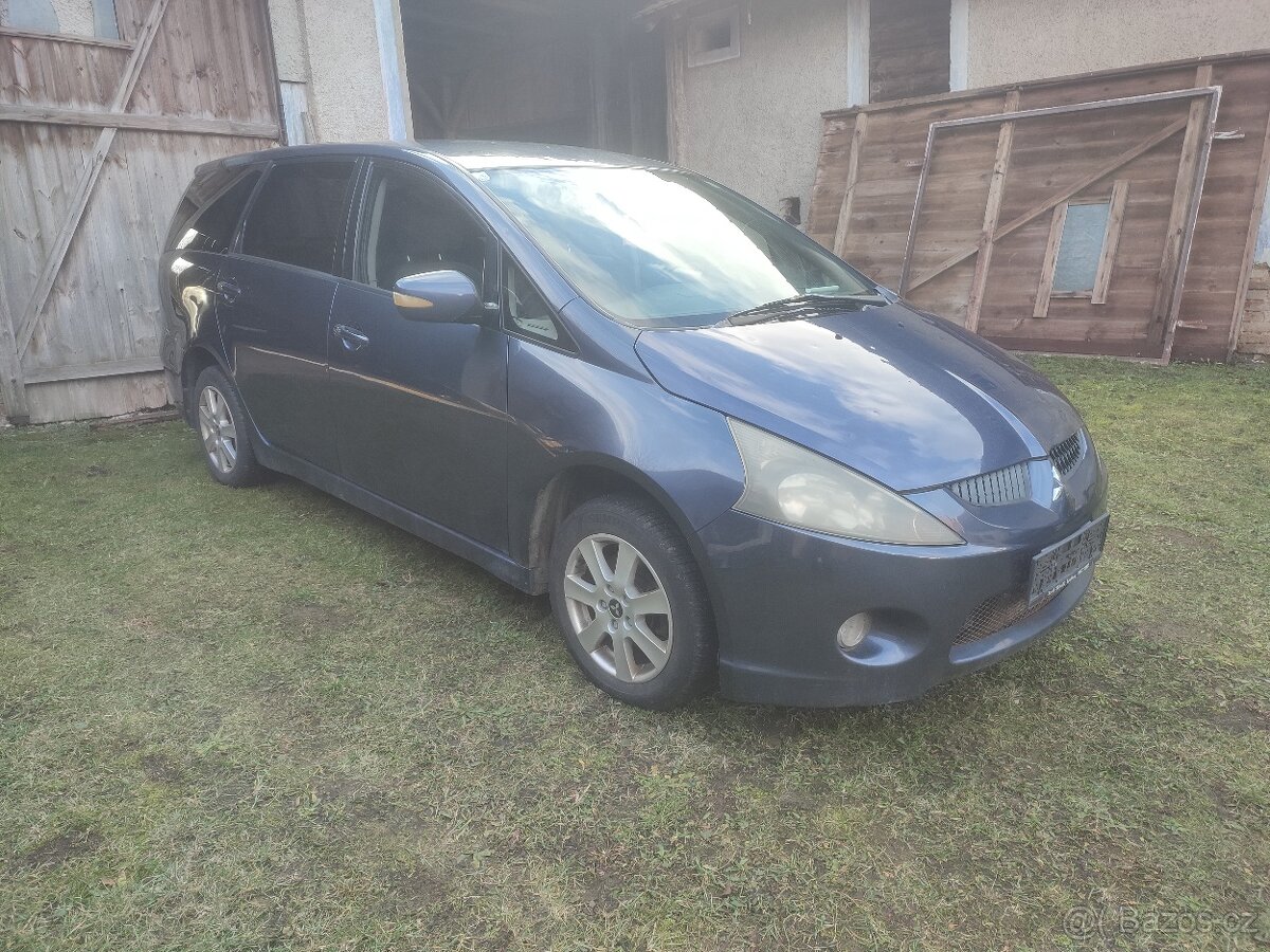 Mitsubishi Grandis - 2