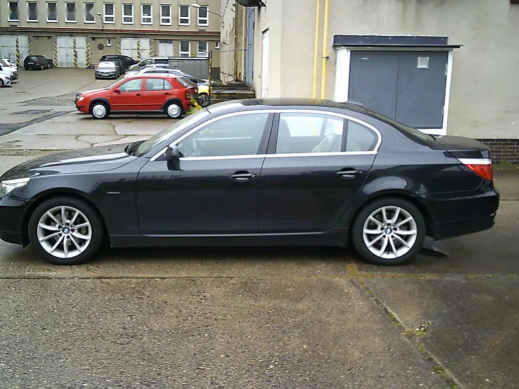 BMW Řada 5, 523i - 2