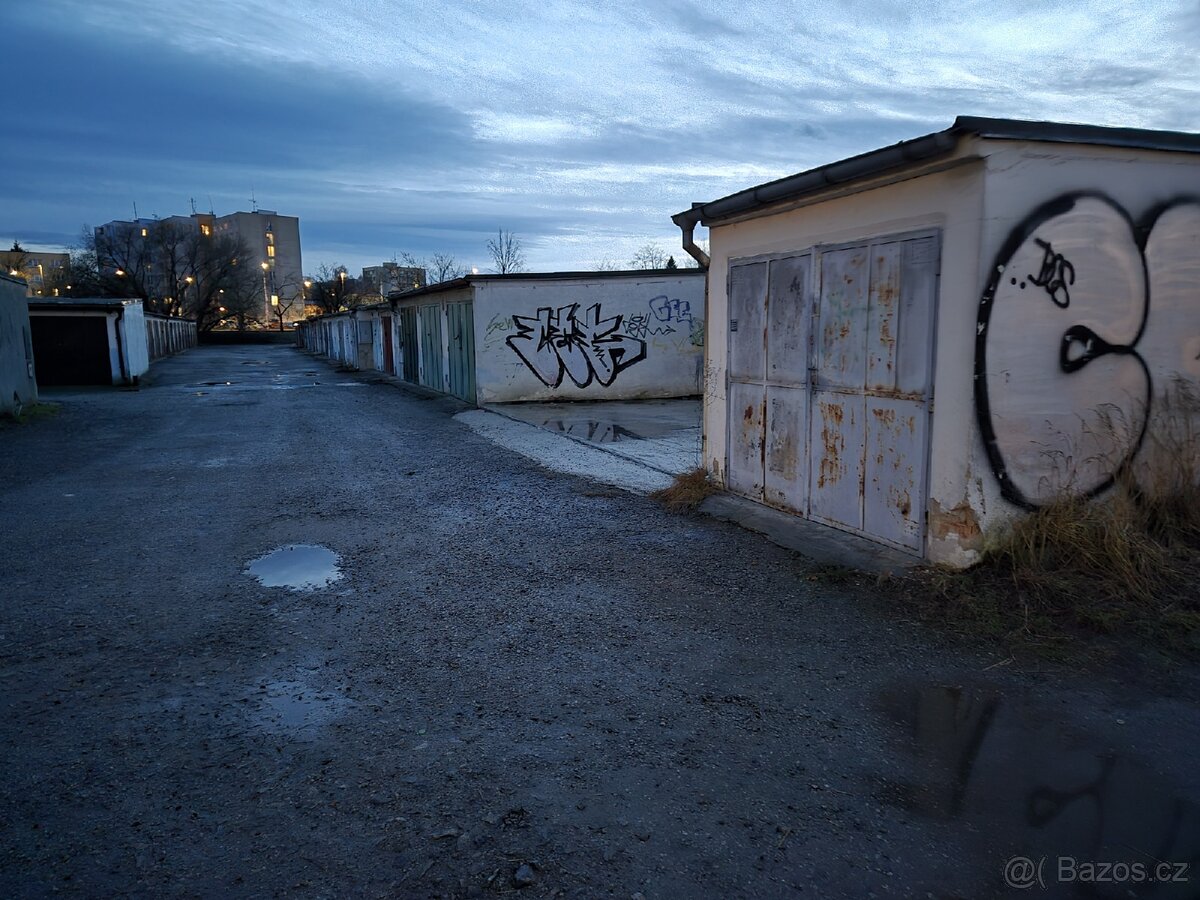 Prodám garáž Jírovcova - 2