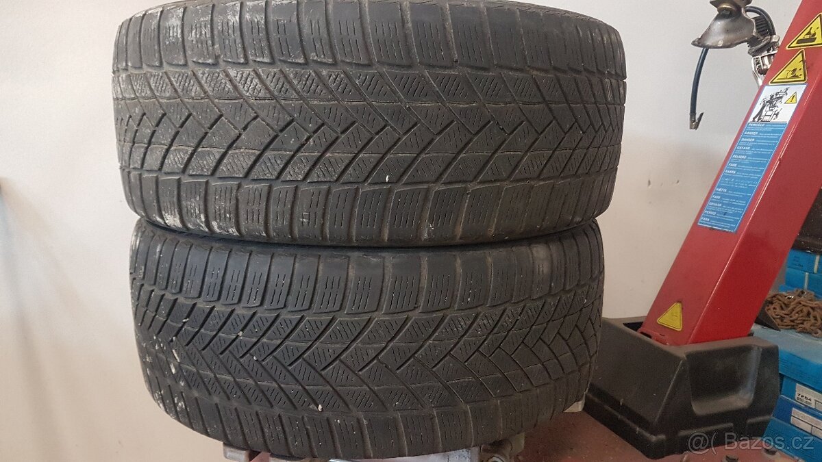 Zimni pneu 235/45R18 - 2