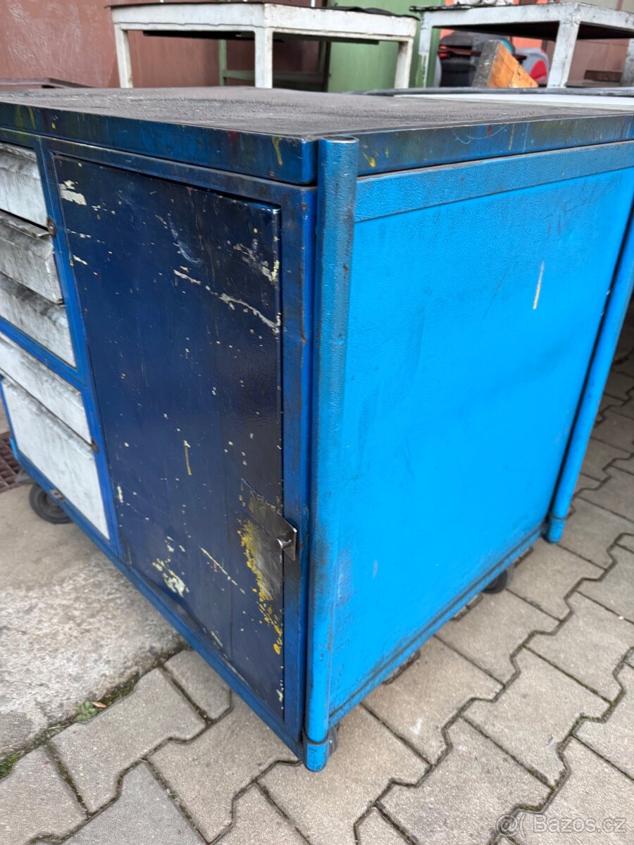 Pracovní stolek na kolečkách - 2