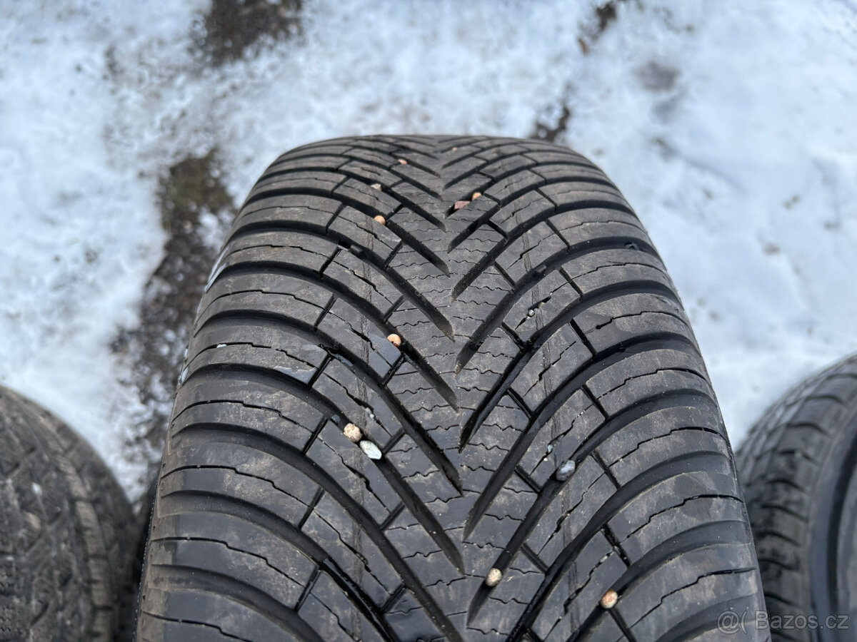 2ks celoroční pneu Vredestein 205/55/16 - 2